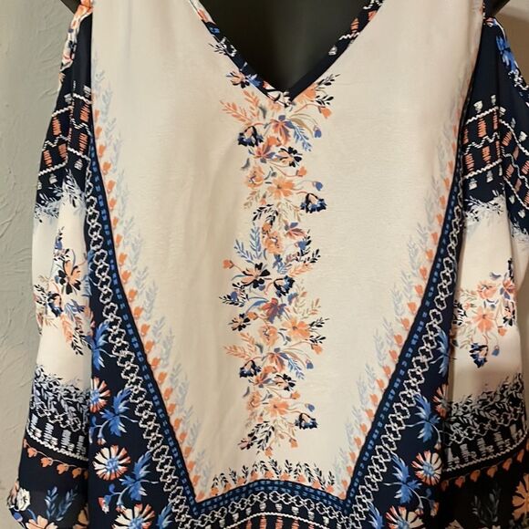Medium Speechless Bohemian navy ivory cold shoulder v-neck lined shirt top tunic - Picture 3 of 13